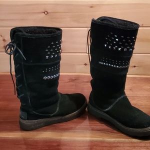 Bear Paws Black suede faux fur lined size 5.5